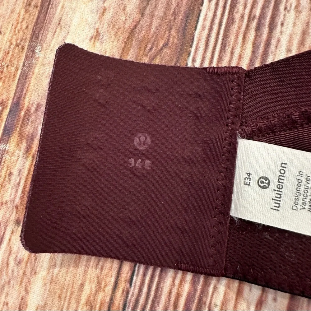 Lululemon Athletica Women’s Run Times Sports Bra Burgundy Size E34